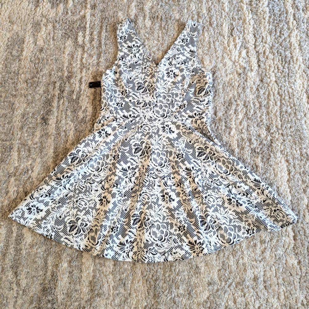 Floral Lace Sleeveless Dress Withe And Black